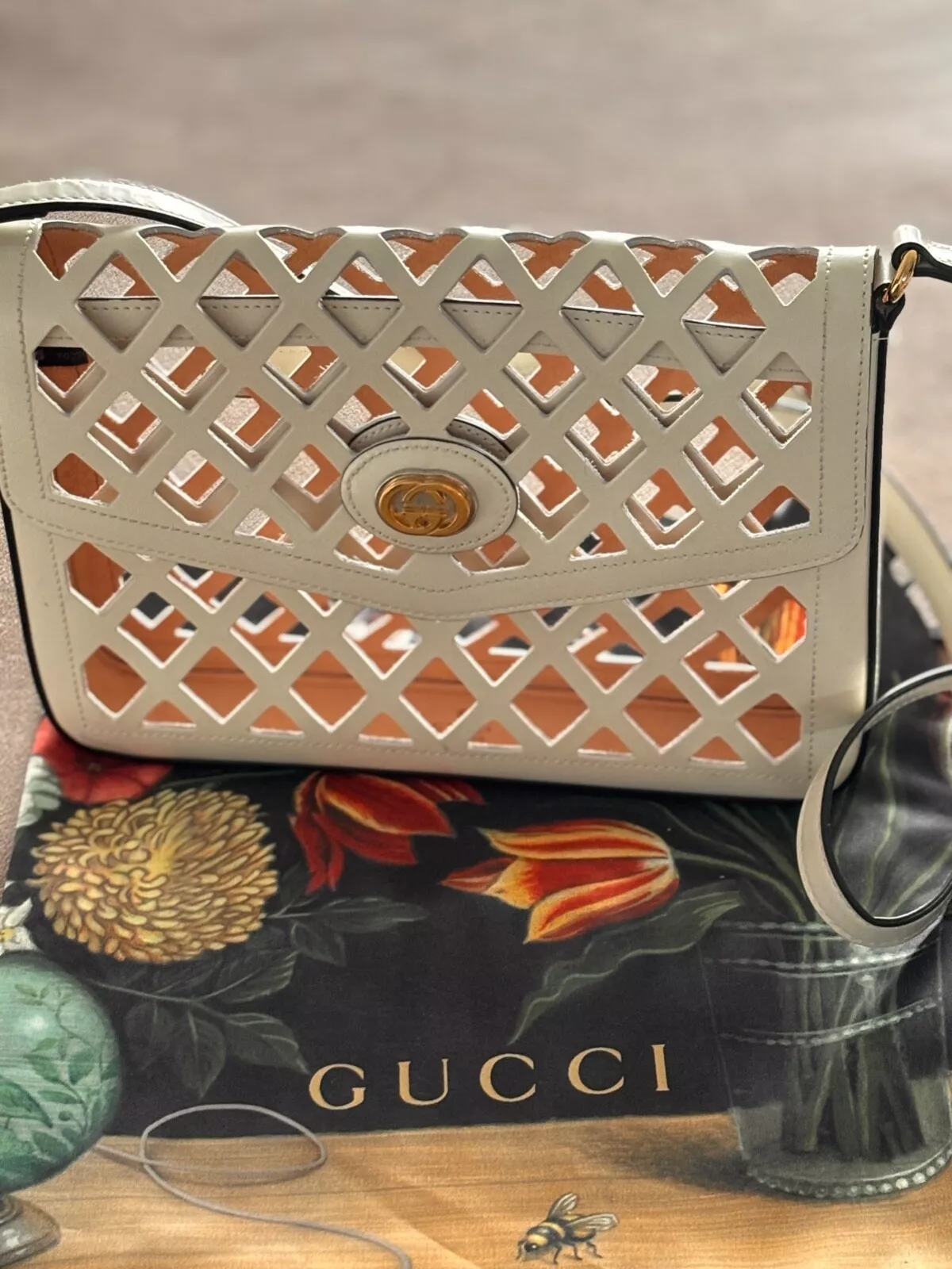 Sac bandoulière Gucci Traforata Cutout Flora (moyen)
