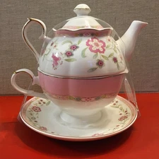Grace Teaware tea for one teapot cup & saucer pretty pink flowers