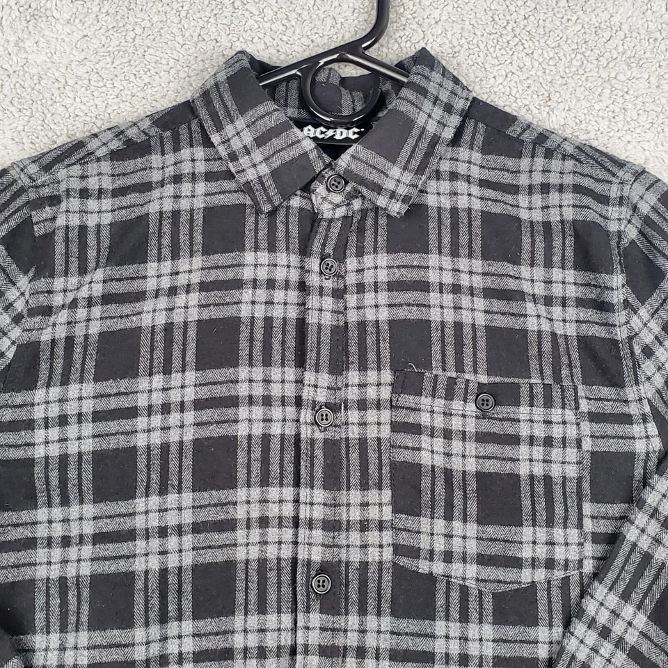 Camisa de Franela Negra AC/DC Adulto Pequeña Angus Young Back Remasterizada  Foto 4 de 4