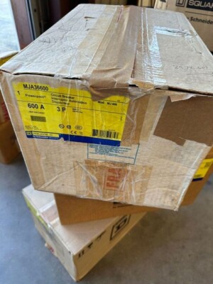 Square D MJA36600 Circuit Breaker PowerPacT M, 600A, 3 pole, 600VAC, 25kA