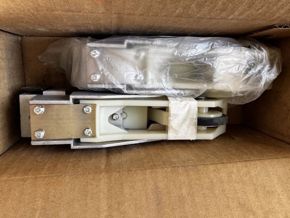 Nuevos interruptores de límite de ascensor Thyssenkrupp Foto 2 de 4