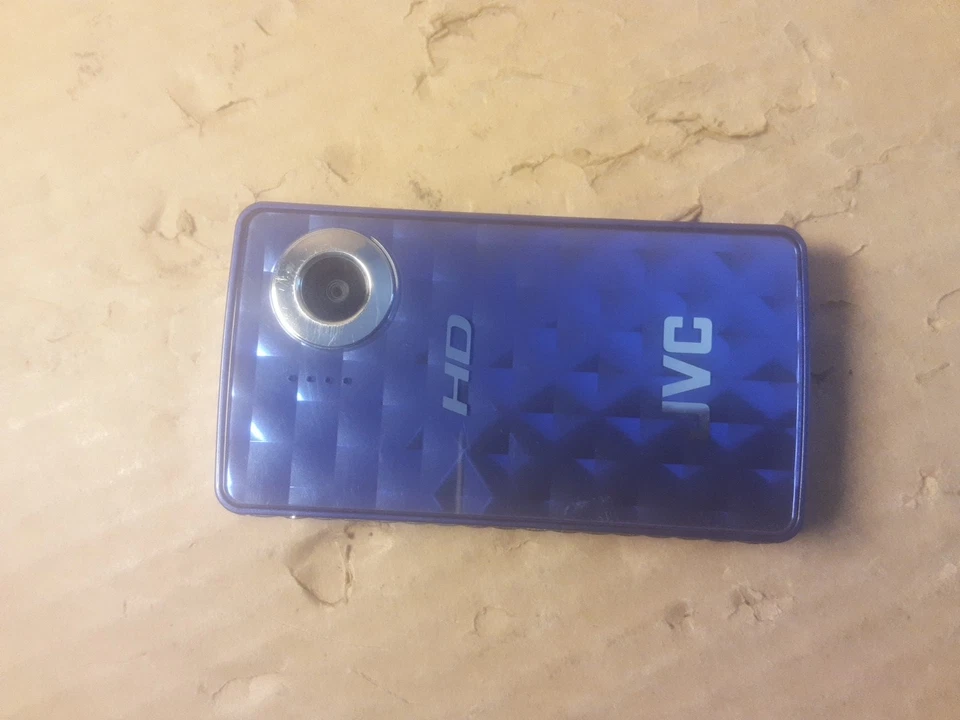 JVC GC-FM1 PICSIO HD Memory Camera Portable Pocket Video Camcorder  - Image 3 of 4