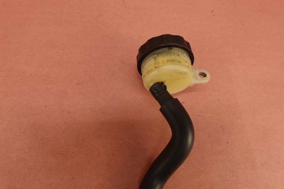 Cilindro maestro de freno trasero Honda Shadow Sabre VT1100 VT1100C2 2000-2007 Foto 3 de 4