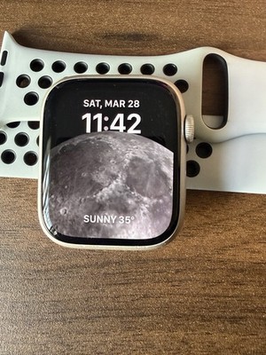 Apple Watch Series 7 Nike 45mm - GPS - Starlight - Platinum Sport