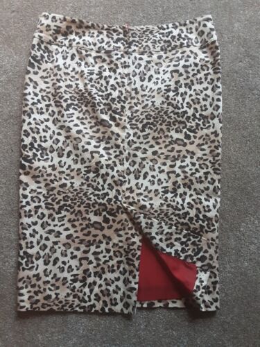 New Look Leopard Print Pencil Skirt With Stretch. Red Lining. Size 8 EU36 - Picture 3 of 7