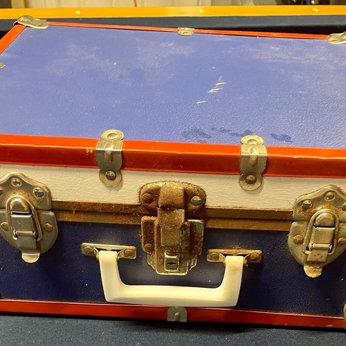 Vintage Red White Blue Storage Footlocker Trunk - Picture 2 of 8