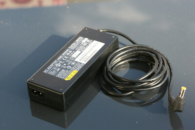 Original Fujitsu SEC-100P2 80 W Notebook Netzteil gebraucht getestet CP293663-01