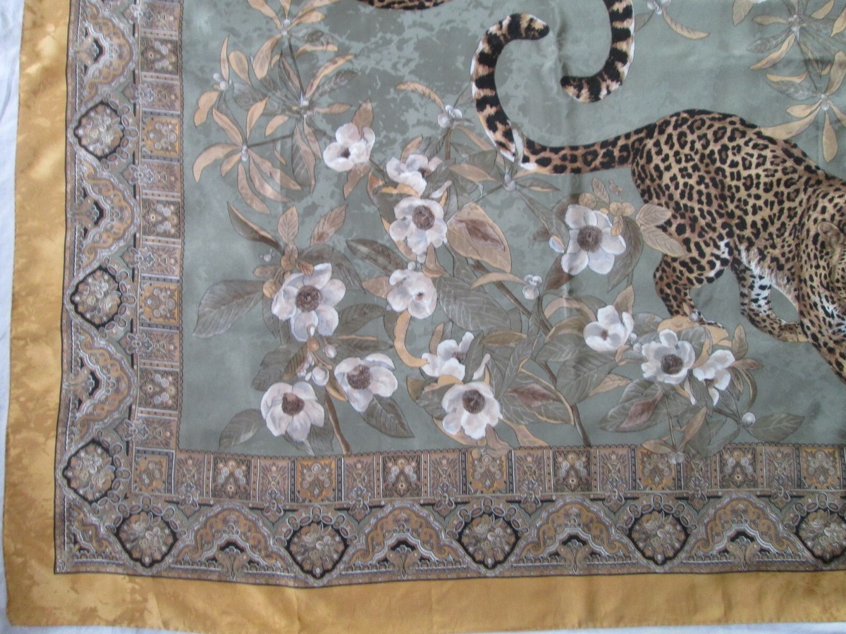 Châle Vintage En Soie - Motif Jaune Ocre - Dimensions 130x135 Cm - Occasion