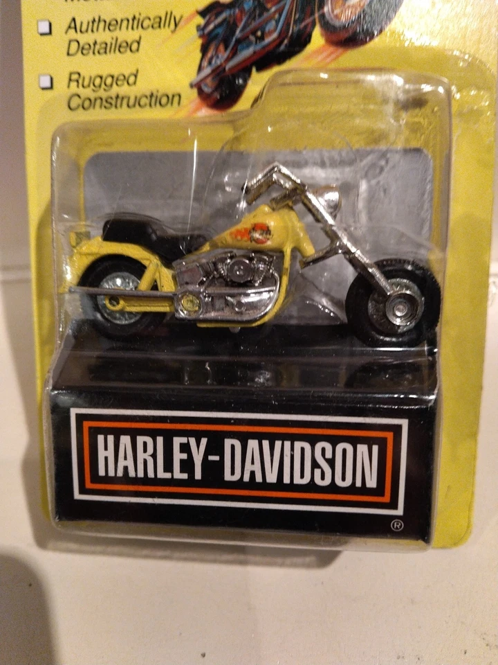 NEW 1993 Matchbox Harley Davidson 1:18 Chopper Motorcycle Die Cast Metal Yellow - Image 2 of 4