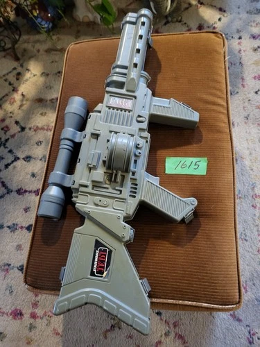 Vintage 1984 Kenner Star Wars ROTJ Laser Rifle Carrying Case  26 Inch