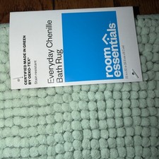 Room Essentials Mint Green Chenille Bath Rug Bath Mat 20' x 32" NWT