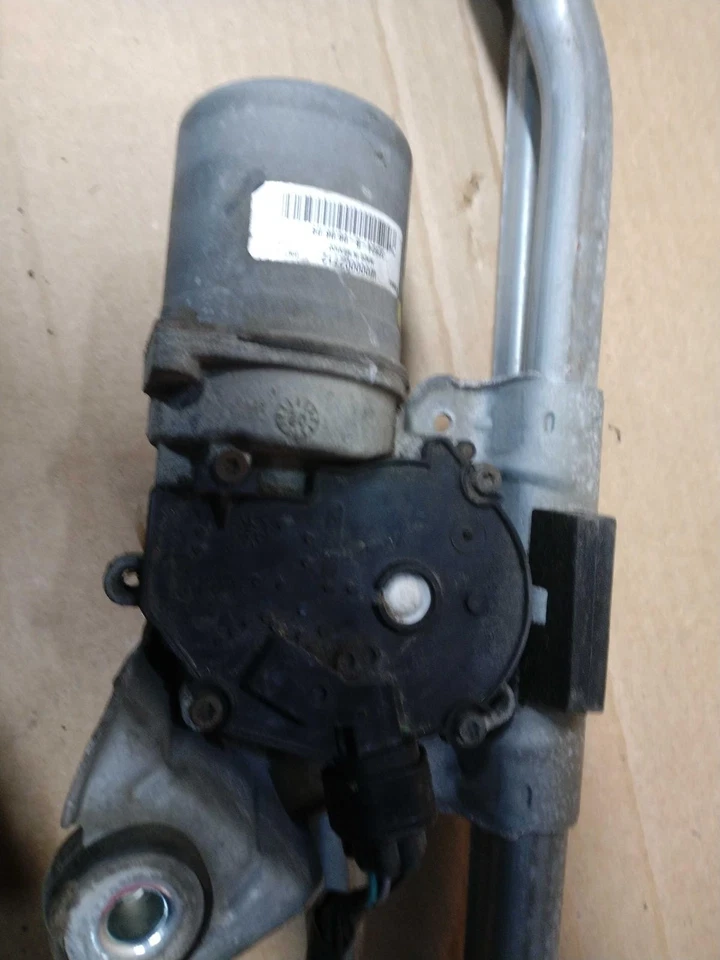 Motor de limpiaparabrisas usado para camioneta Chevrolet Silverado 1500 2009 grado A Foto 2 de 4