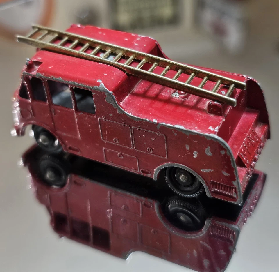 Lesney Matchbox Merryweather Marquis 3 Series III Fire Engine Truck no. 9 Ladder - Image 3 of 4