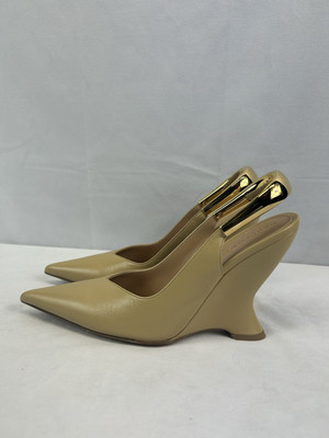 Bottega Veneta - Punta leather slingback pumps in Beige Sz US 9