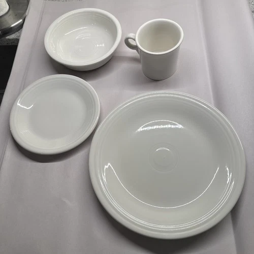 Fiesta Retired 4-Piece Place Setting IVORY Fiestaware Set in Box USA 831 330