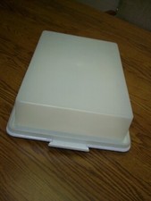 Tupperware 2-Piece White  Blue Speckled 15" x 11" Oblong Cake/Cupcake Taker