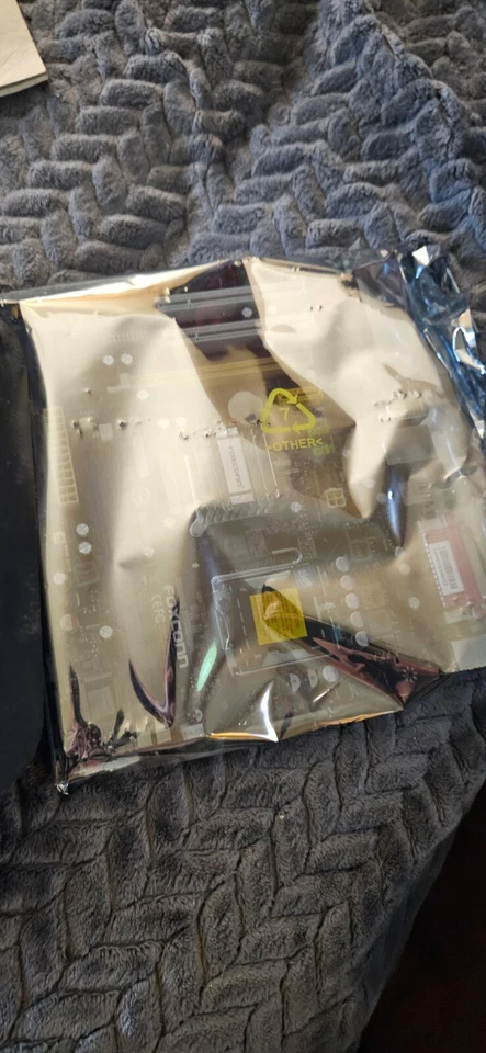 foxconn motherboard m7vmx-k - Image 2 of 3