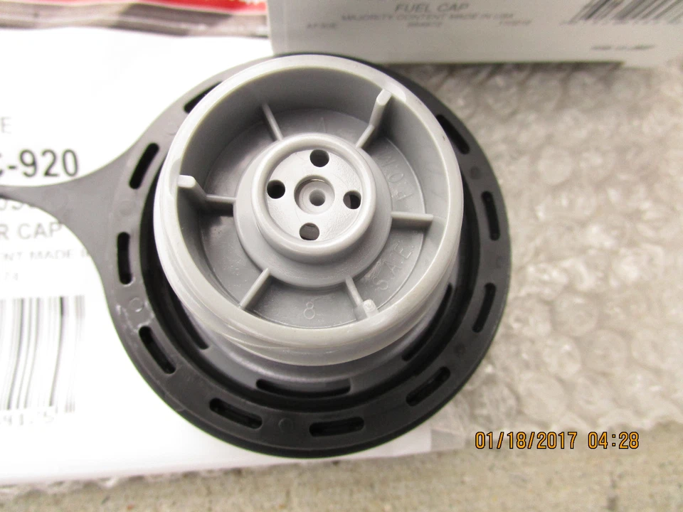 99 - 05 FORD F250 F350 F450 F550 TAMPA DE ENCHIMENTO DE GÁS COMBUSTÍVEL SUPER DUTY COM CABO NOVO - Imagem 4 de 4
