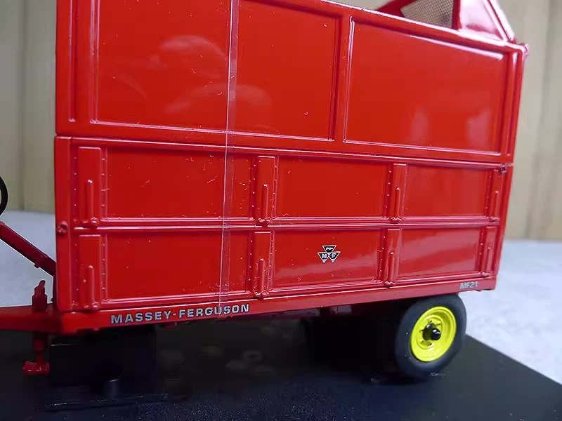 UH 1/32 Massey Ferguson MF 21 3.5 Ton Hydraulic Tipping Trailer Model 6241 - Image 3 of 4