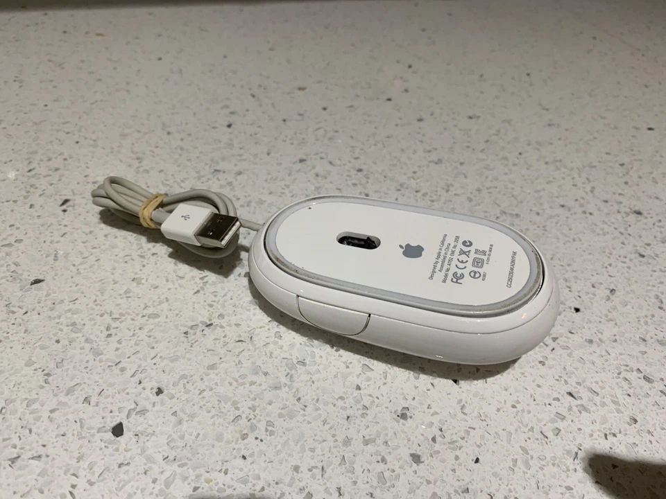 Genuine APPLE Wired USB Optical Mouse Mighty A1152 , EMC 2058 - Image 3 of 4