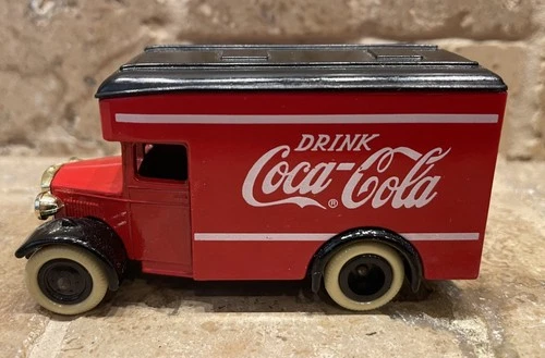 Vintage Lledo Days Gone Drink Coca-Cola Red Delivery Truck diecast and plastic