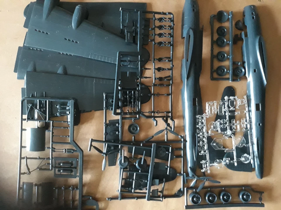 maquette 1/72e B 17 E Frog, une des dernieres productions de Frog; neuve - Photo 4/4