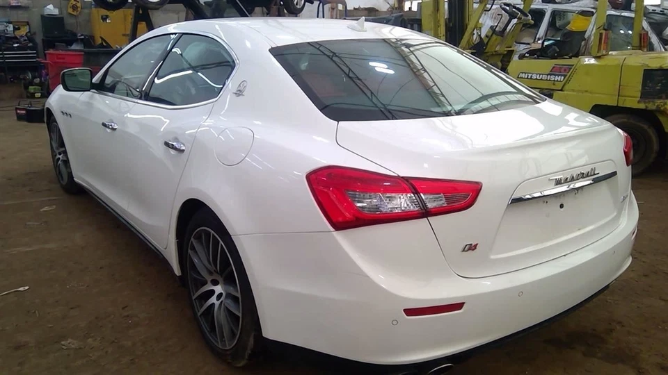 GHIBLI    2014 AC Compressor 6857529 - Image 3 of 4