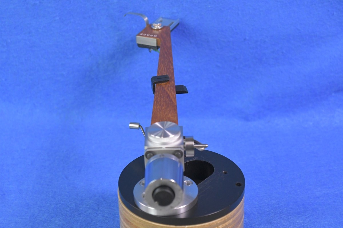 Grace G-714 Wooden Tone Arm with headshell In Excellent