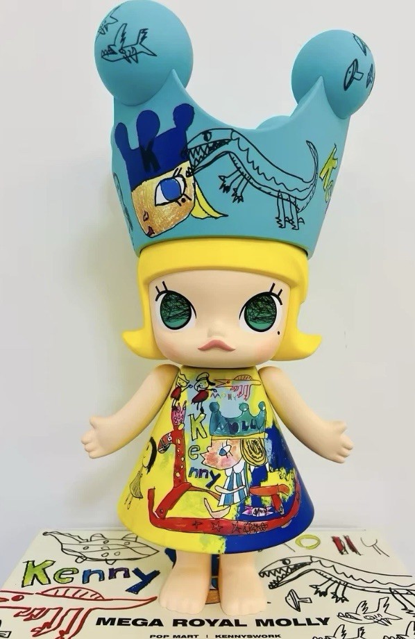 MEGA ROYAL MOLLY CHILDISHNESS 400%