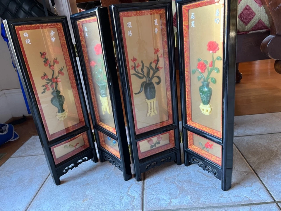 Vintage Asian Floral Jade Hand Carved Table Top 4 Panel Screen Glass Divider - Image 4 of 4