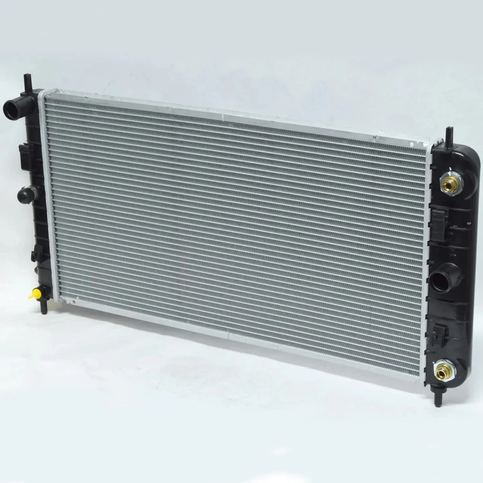 Radiador UAC RA 2727C para 04-10 Chevrolet Pontiac Saturn Aura G6 Malibu Foto 4 de 4