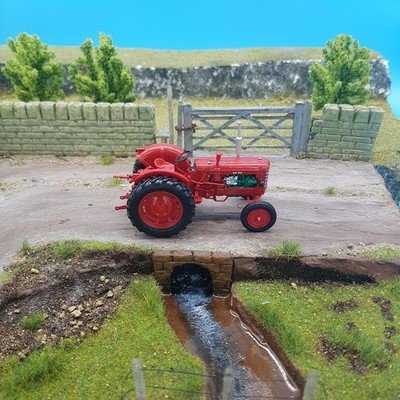 Spur O Maßstab 1:43 0 Modelleisenbahn Vintage Countryside Farm Tractor NEU OVP