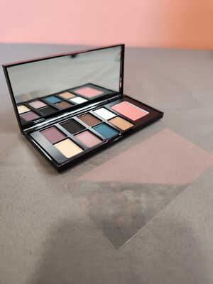 Elizabeth Arden 8 Eyeshadow Palette and Blush Black Cover