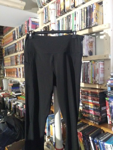 New WITHOUT tags Gaiam om yoga pants 