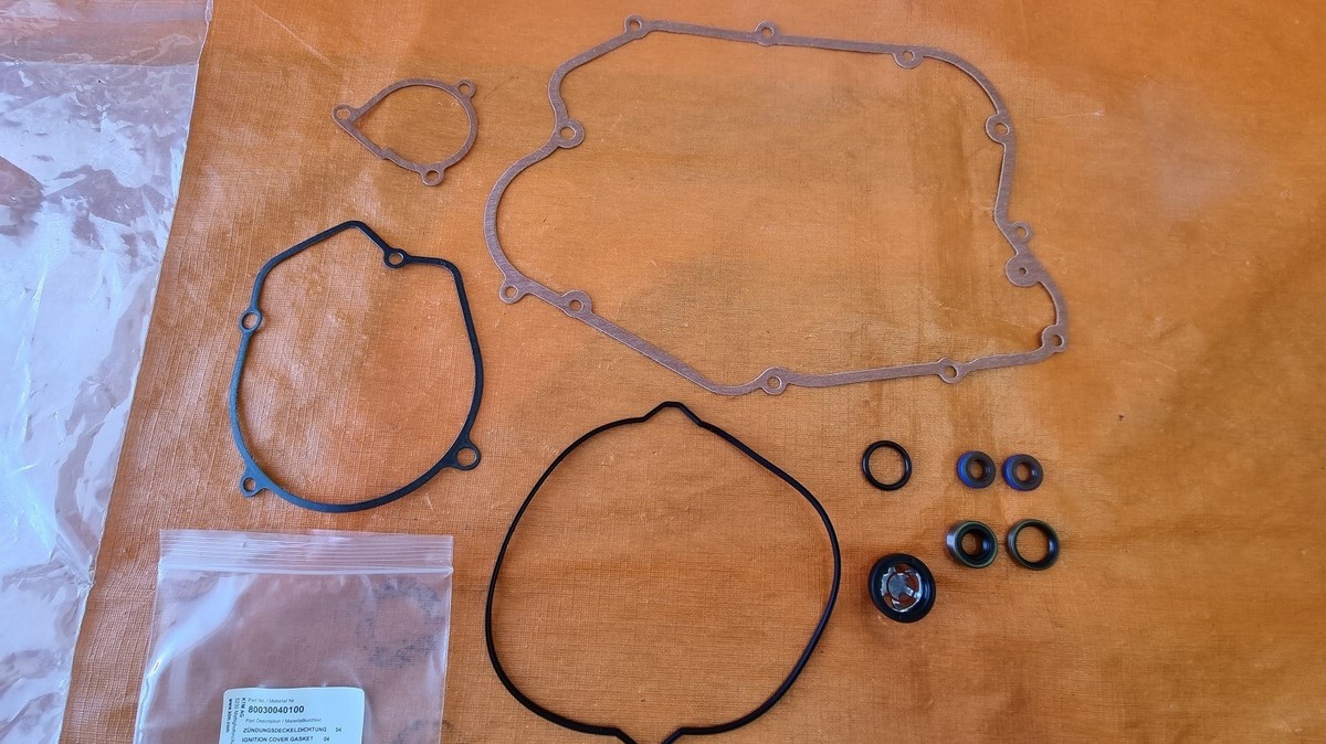 Clutch cover gasket, outer - 80030027100 Clutch cover gasket, outer - 80030027100