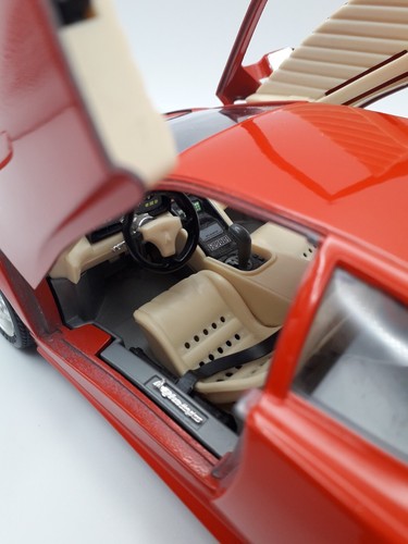 Burago 1/18 Lamborghini Diablo (1990), Red Diecast Model Car. - Picture 3 of 21