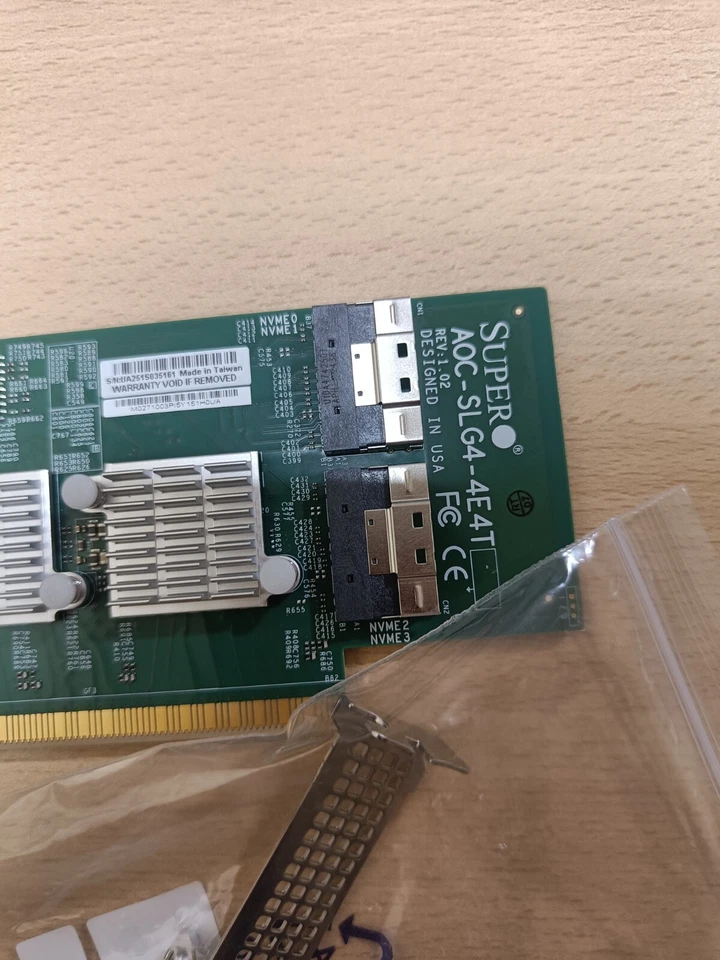 Supermicro AOC-SLG4-4E4T PCIe 4.0 x16 HBA 4x NVMe SlimSAS Retimer Low Profile - Immagine 3 di 3