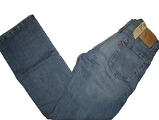 NWT Levi's 527 jeans 33 x 32 Slim Boot Cut Retail $80  Style # 05527-0685