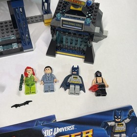 LEGO DC Comics Super Heroes: The Batcave (6860) 99% COMPLETE