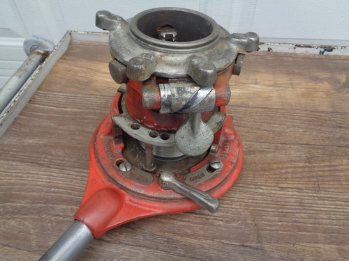 RIDGID 65-R Heavy-Duty Pipe Threader Tool 1"-2" Capacity - Picture 4 of 9