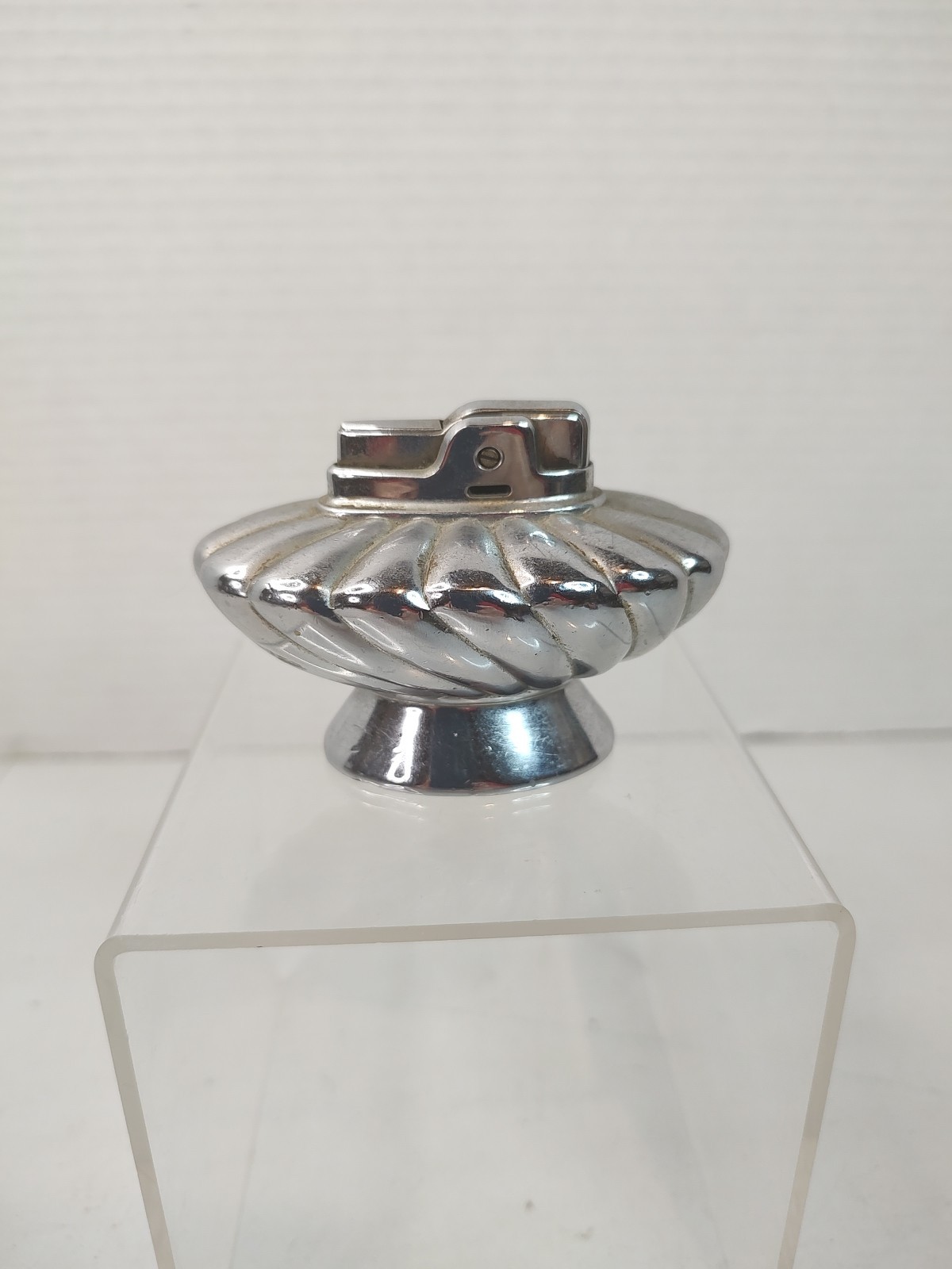 Vintage Tobacciana 1950s-60s Ronson Regal Swirl Chrome Table Petrol Lighter
