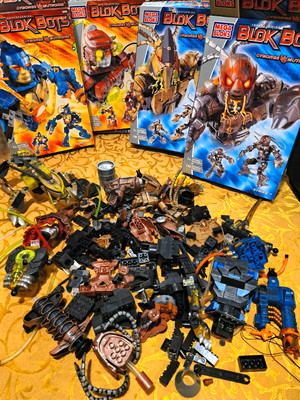 Vintage Mega Bloks Cyborgs Vs Mutroids Blok Bots Lot