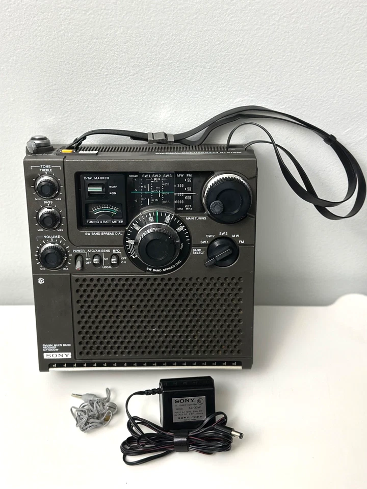 Receptor de 5 bandas SONY FM/MW/SW modelo ICF-5900W con fuente de alimentación, probado/funciona. Foto 2 de 4