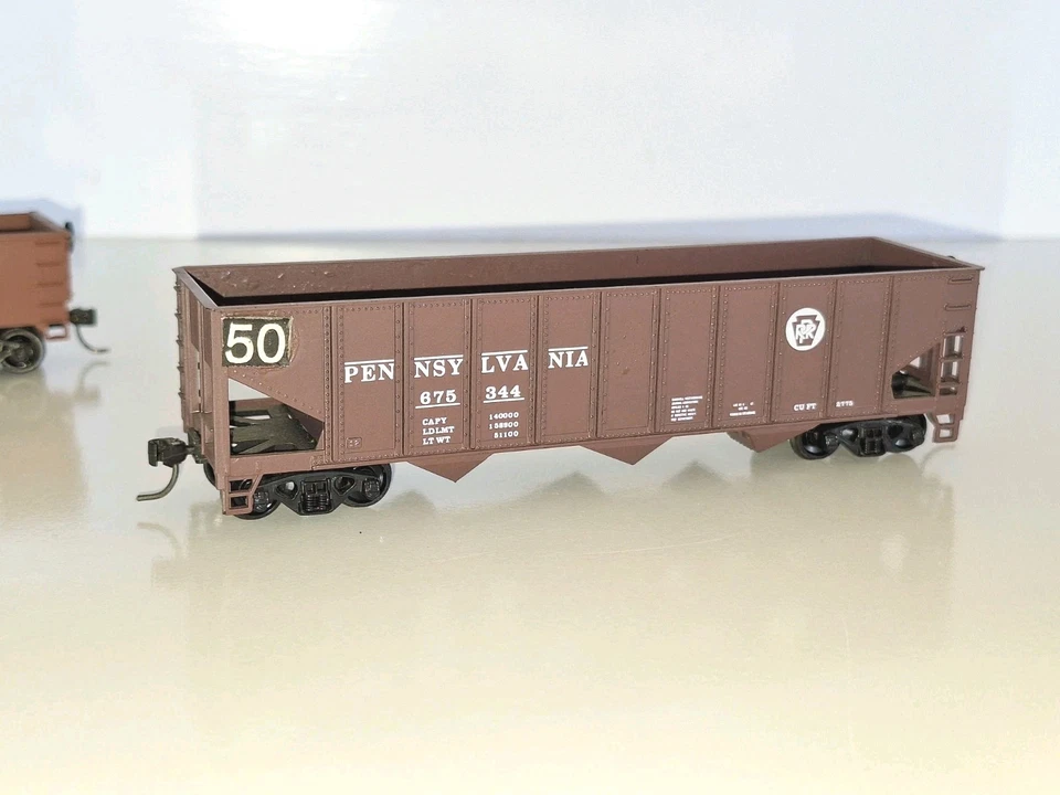 Roundhouse Hopper wagons x 2 for PRR. Good overall cond. No Box. HO Scale - Image 4 of 4