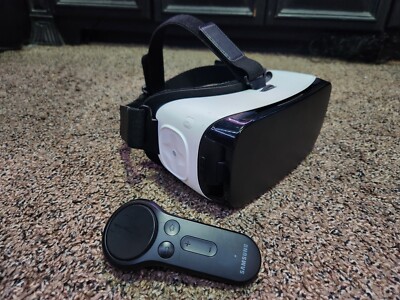 Samsung Gear VR Headset w hand controller for phone (White) - Great Cond - Rare