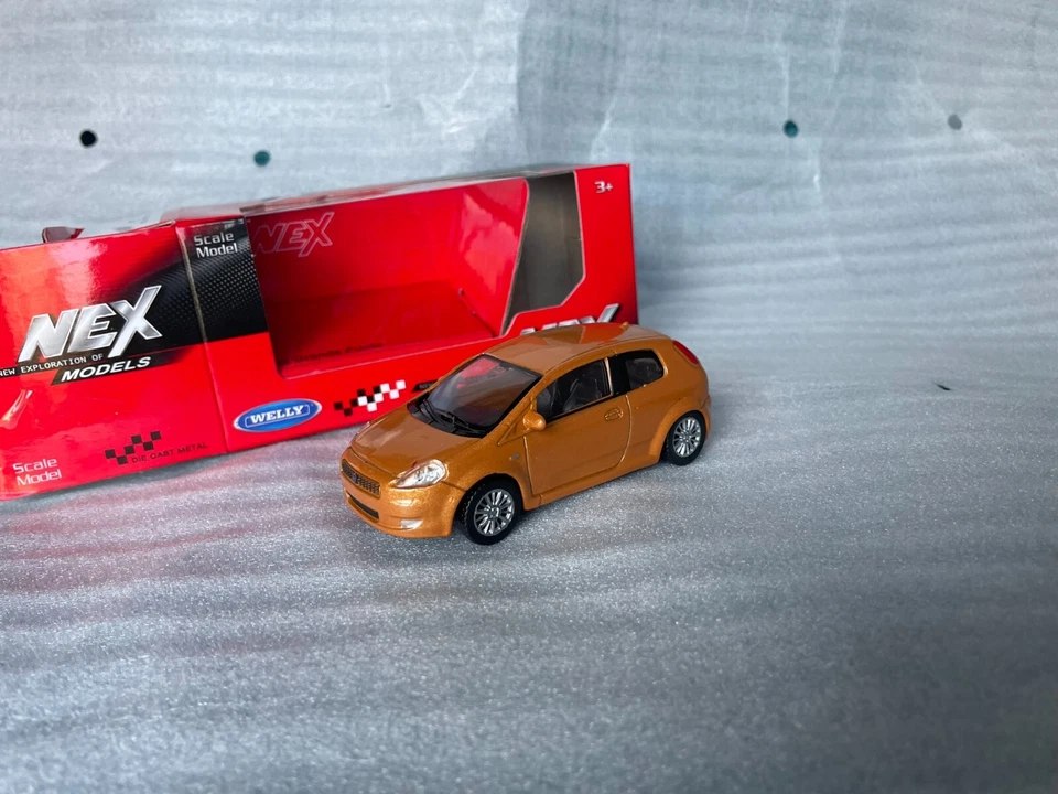 FIAT GRANDE PUNTO 3 porte 1/43 WELLY NEX automodello modellino METALLO die cast - Immagine 4 di 4