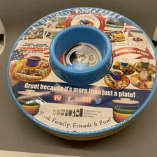 Great Plate 4 piece Set Plastic Party Dinnerware Food & Drink in One Hand