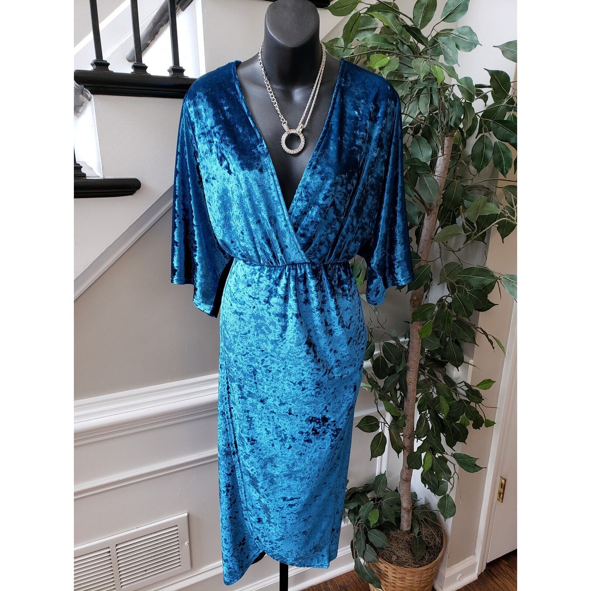 Club L London Wrap Dress Womens 8 Blue Velvet Short Sleeve Cinched Waist V Neck | eBay Club L London Wrap Dress Womens 8 Blue Velvet Short Sleeve Cinched Waist V Neck | eBay