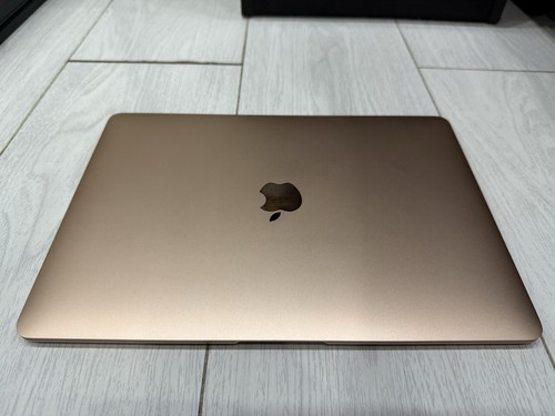 Apple MacBook Air Retina 13.3" 2020 - 1TB SSD - 16GB Ram - 1.2GHz Core i7 - Gold - Bild 3 von 16