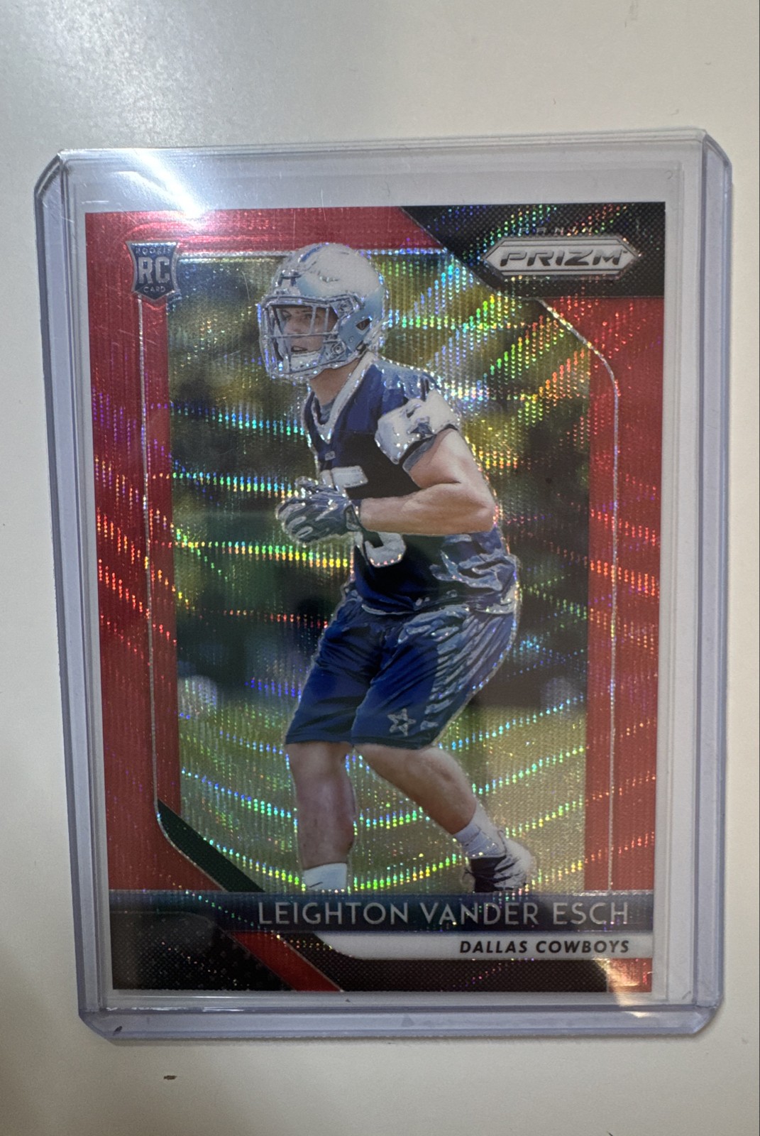 2018 Panini Prizm - Rookie Leighton Vander Esch #250 Red Wave Prizm /149 (RC)
